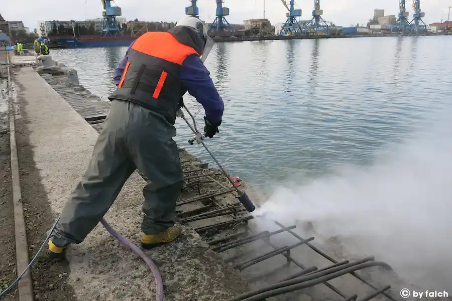 Concrete removing using water jet pump